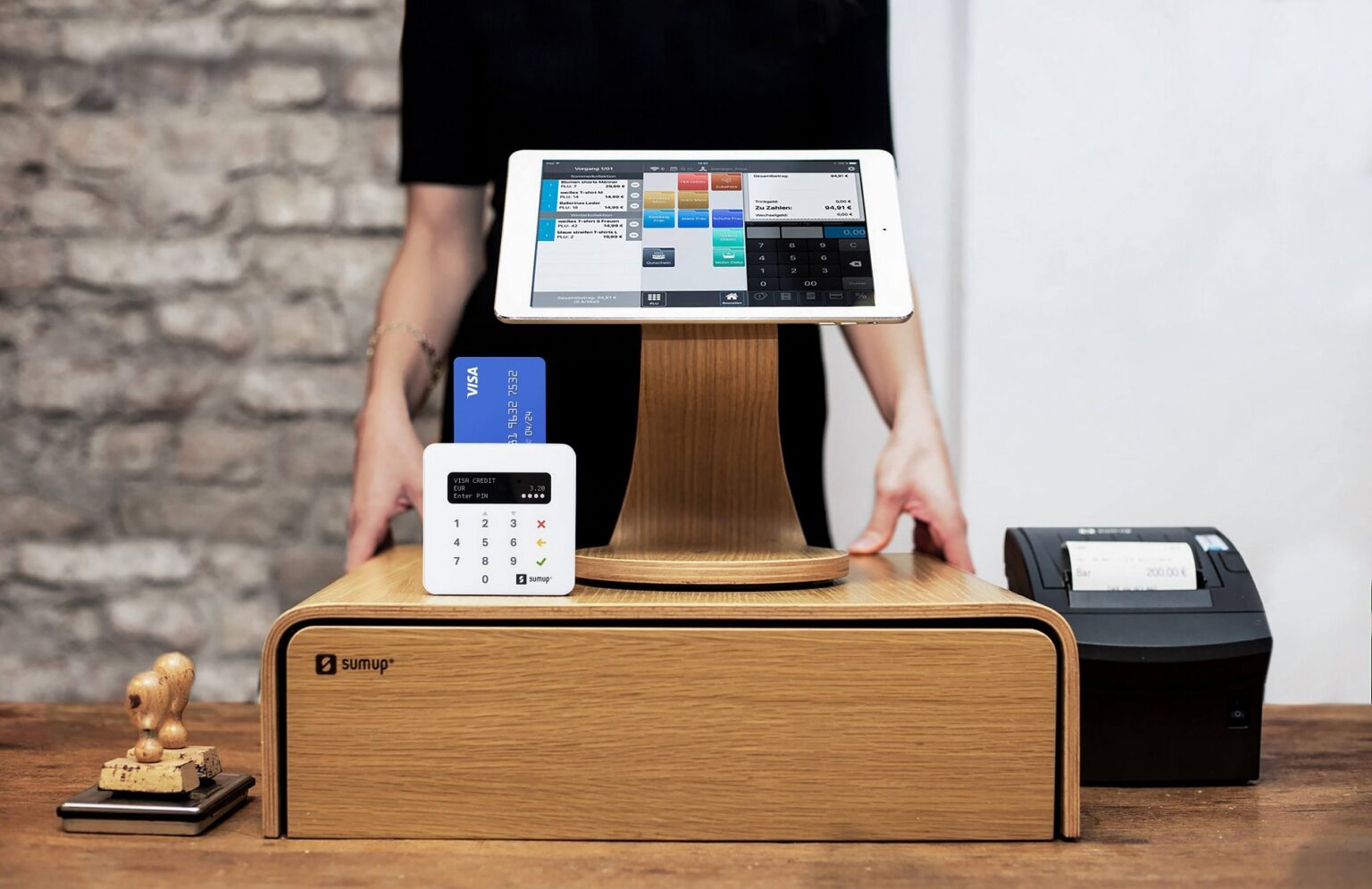 sumup-pos-point-of-sale-stand-and-accessories